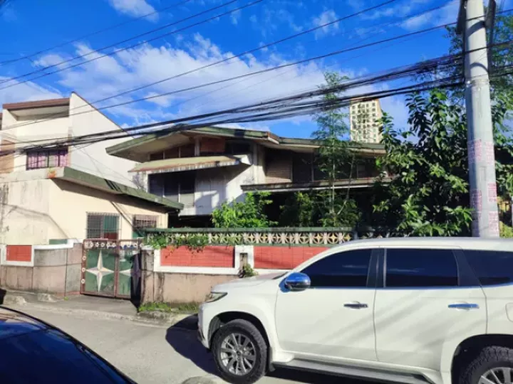 Lot For Sale in Project 4, Quezon City with Dilapidated House