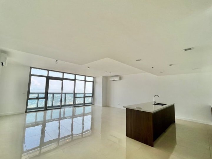 FOR RENT: East Gallery Place - 4 Bedroom Unit, 245 Sqm., Semi-Furnished, 3 Parking Slots, BGC