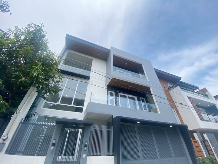 RFO 6-bedroom Single Attached House For Sale in Cainta Rizal