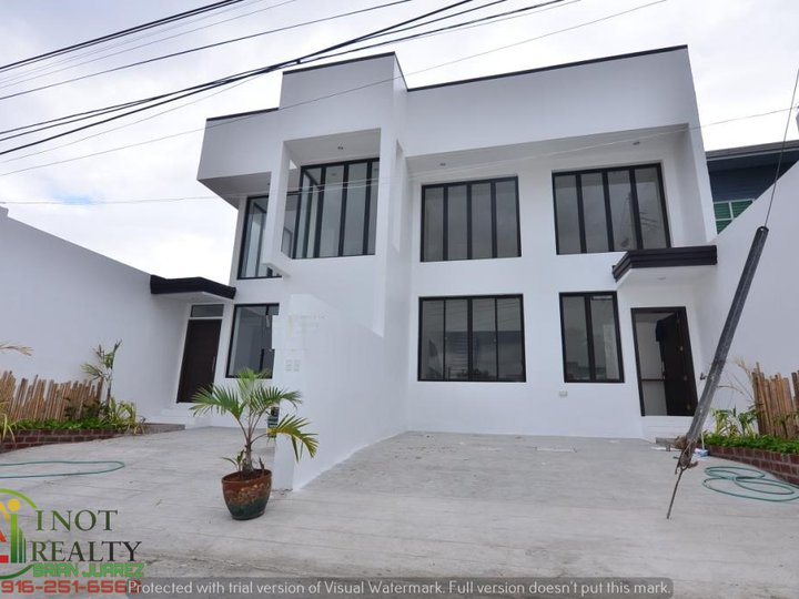 4 Bedrooms Duplex House and Lot near SM South Mall Las Pinas