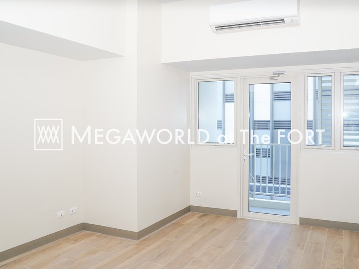 Unit G, 21F High-End Residential Condo For Sale in Park Mckinley West at BGC Taguig