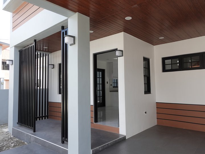 4-bedroom Single Attached House For Sale in Deparo Executive Villas Caloocan C1U3