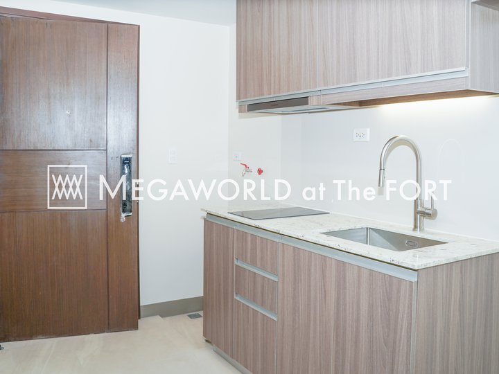 Rent To Own 1 Bedroom With Balcony 35 sqm Park McKinley West Rfo Condo For Sale Taguig City