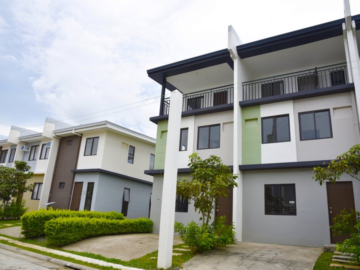 Preselling  Townhouses  For Sale in AMAIA SERIES Nuvali Calamba Laguna