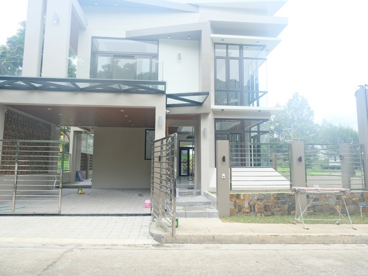 Brandnew 5-bedroom Single Detached House with Swimming Pool For Sale in Tagaytay Cavite