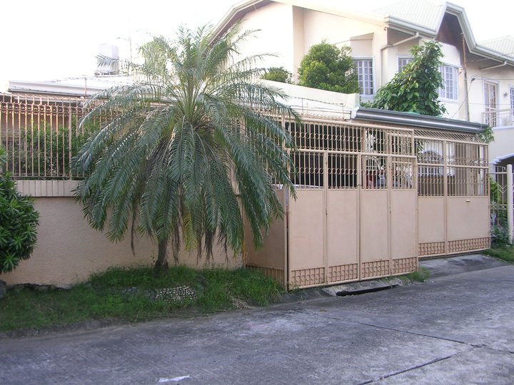BF Resort Village Las Pinas House and Lot for Rent