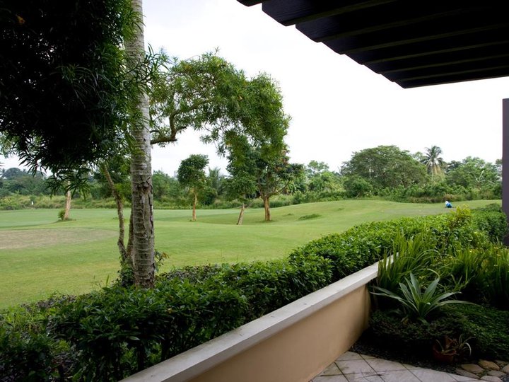 RFO House & Lot For Sale in Silang-Tagaytay with golf course view
