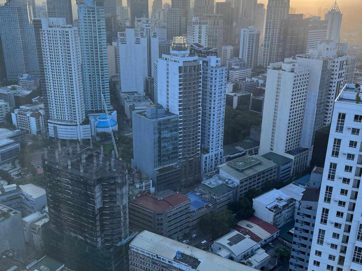 STUDIO UNIT FOR SALE IN THE BEACON TOWER MAKATI