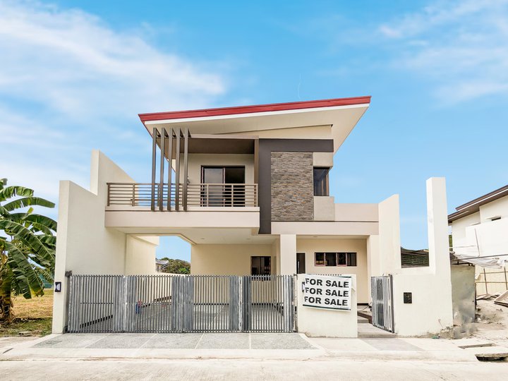 IC-Grand Parkplace / Wallnut 4-bedroom Single Detached House & Lot For Sale in Imus Cavite