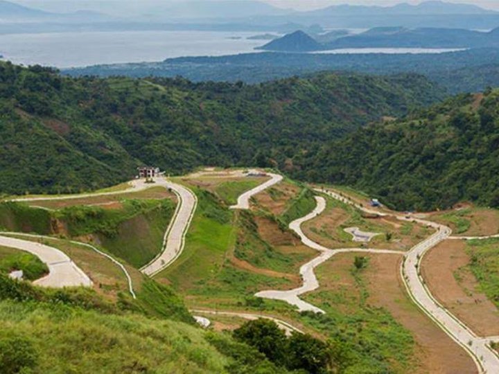 Tagaytay Lot for Sale at Twin Lakes