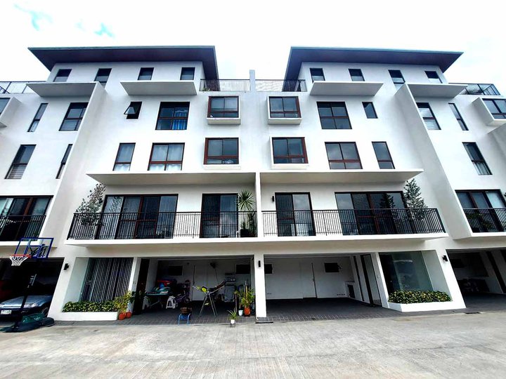 5 Storey Elegant Townhouse for sale in Cubao Quezon City w/ Pool