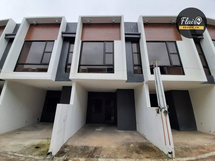 AFFORDABLE 3-BEDROOM TOWNHOUSE BGY. DELA PAZ NEAR SUPER METRO