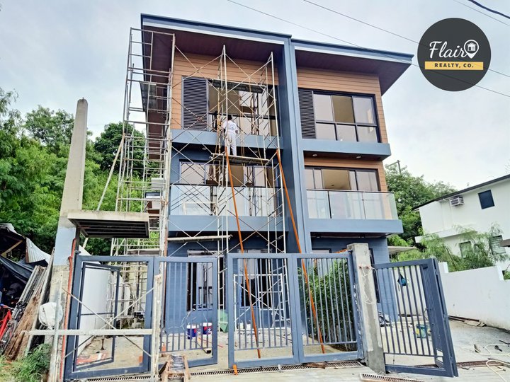 3-STOREY 4-BEDROOM DUPLEX WITH OVERLOOKING VIEW IN TAYTAY NEAR PUREGOL