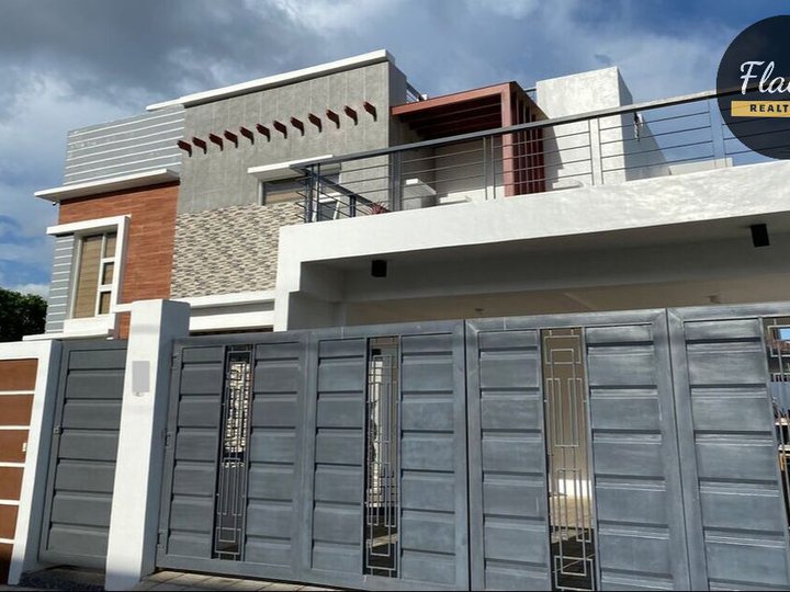 3 Storey 5 Bedroom Single Detached House with Roofdeck
