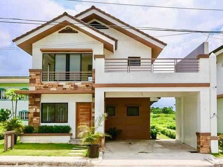 4 Bedroom Single Attached w/ Balcony House For Sale in Calamba Laguna