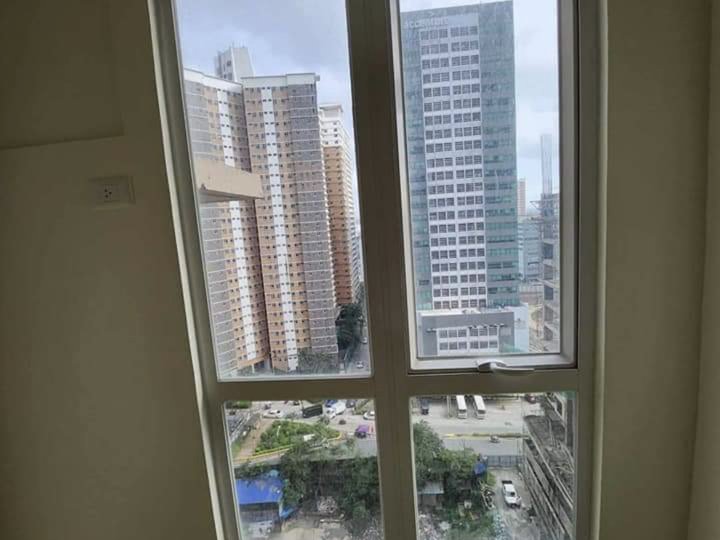 Discounted 30.26 sqm 1-bedroom Condo Rent-to-own in Mandaluyong
