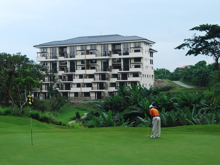 Condominiums with Golf View Nearby Tagaytay City and Nuvali