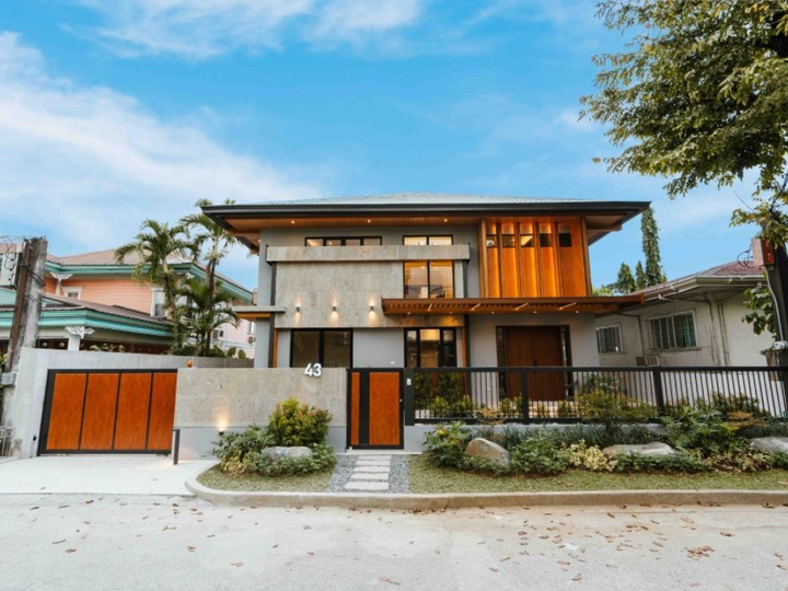 Brand New Modern Design House and Lot for Sale in Capitol Homes, Quezon City.