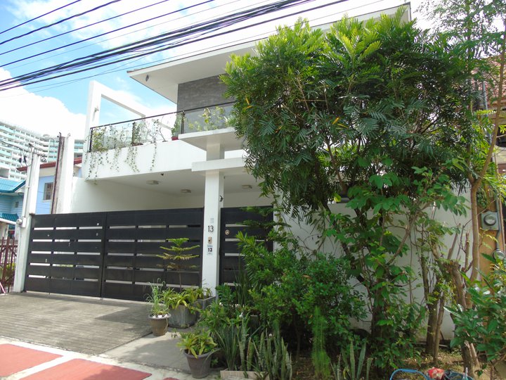 2-Storey House with Garden, 2-Car Garage in Quezon City