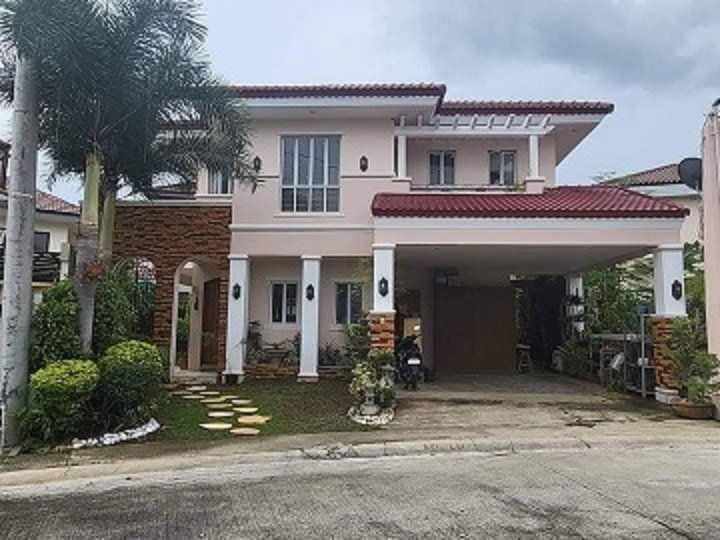 House for Sale in South Forbes Silang Cavite