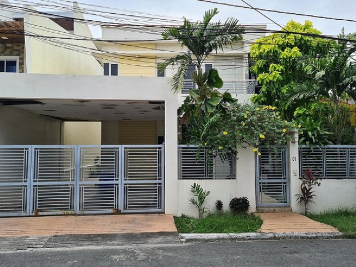 House with roof deck for Sale in Pilar Village Almanza Las Pinas City
