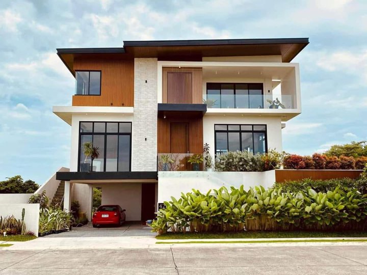 Brand new 5-Bedroom House with own Pool for Sale in Ayala Westgrove Heights Silang Cavite