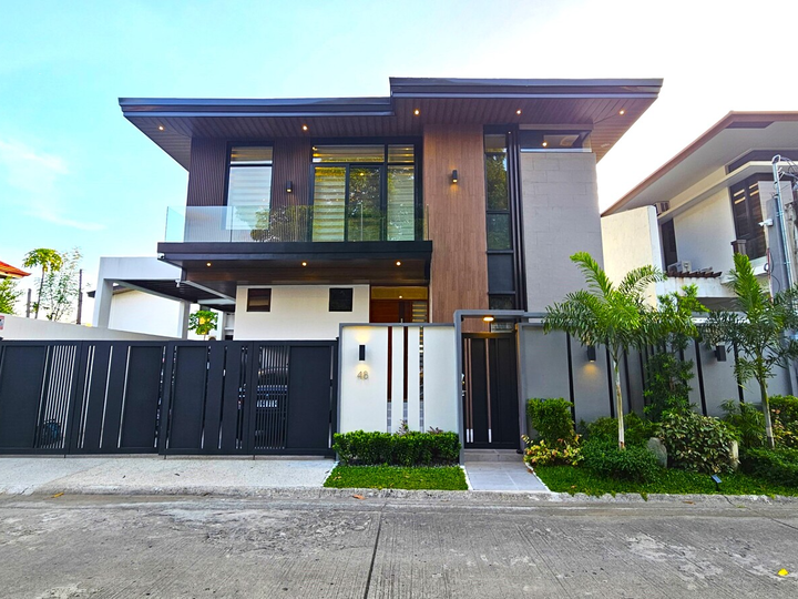 5-Bedroom House for Sale in BF Homes Paranaque City