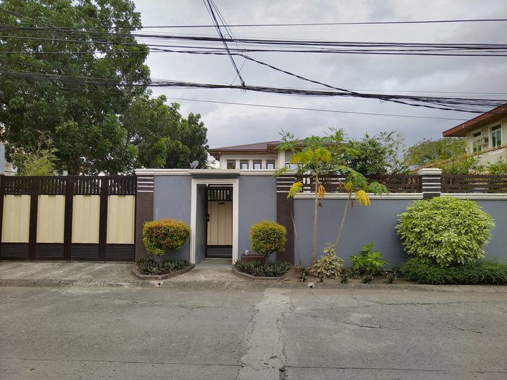 House for Sale in BF Resort Village Las Pinas City