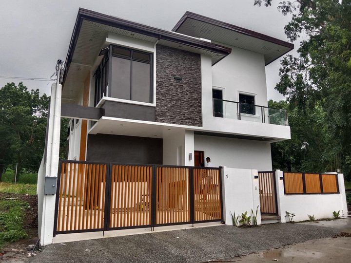 Brand new House with own Pool for Sale in Laguna Hills Pansol Calamba Laguna