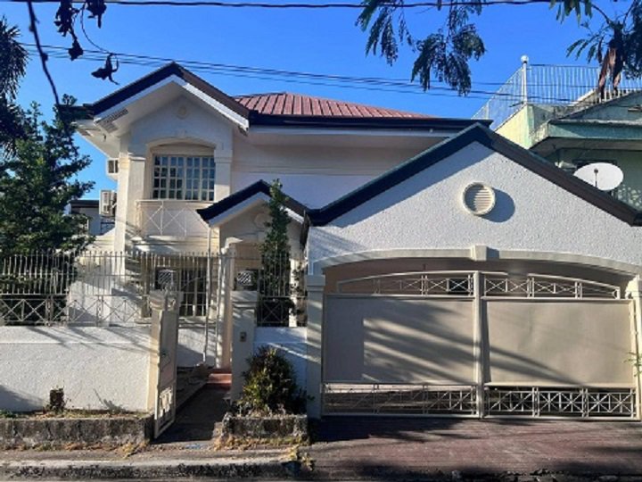 House for Sale in Vista Verde Exec Village Molino Bacoor Cavite