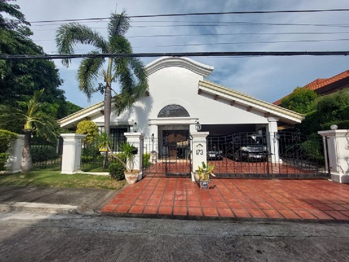 5-Bedroom Bungalow with heated Pool for Sale in Ayala Alabang Village Muntinlupa City