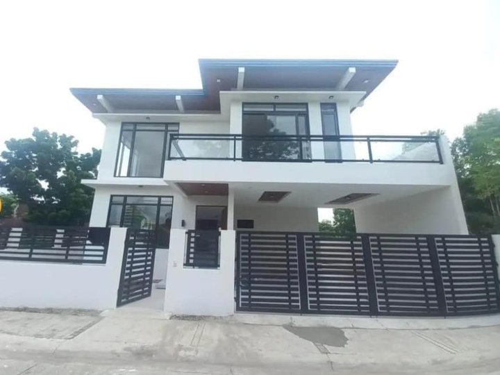 Brand new Corner lot House for Sale in La Residencia Sta Rosa Laguna