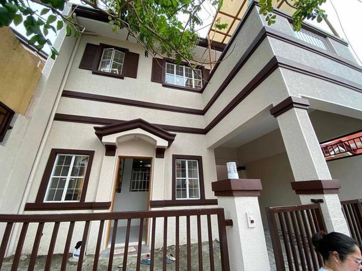 House with roof deck for Sale in Camella Cerritos Daang-Hari Molino Bacoor Cavite