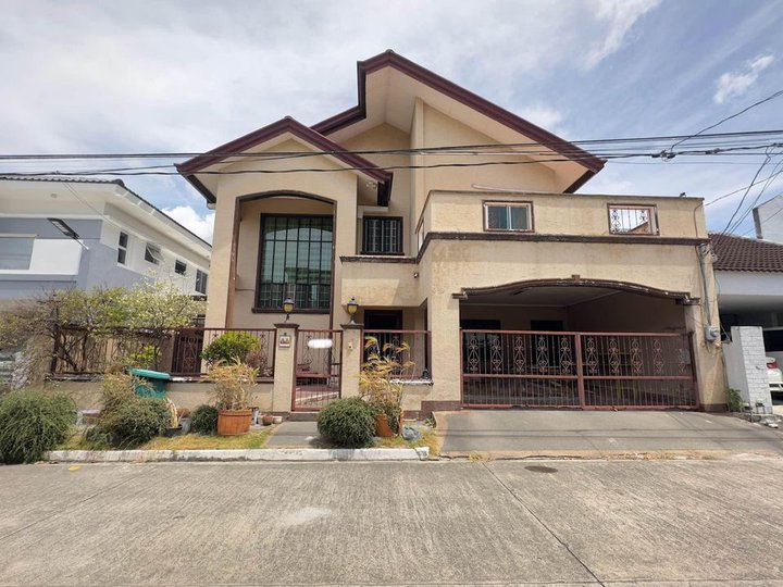 5-Bedroom House for Sale in Tahanan Village Paranaque City