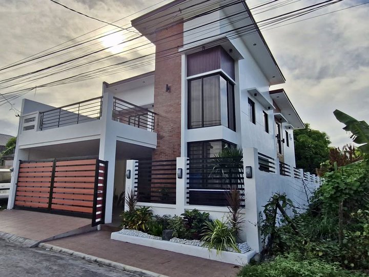House for Sale in Holy Infant Jesus Subd via Molino Road Bacoor Cavite