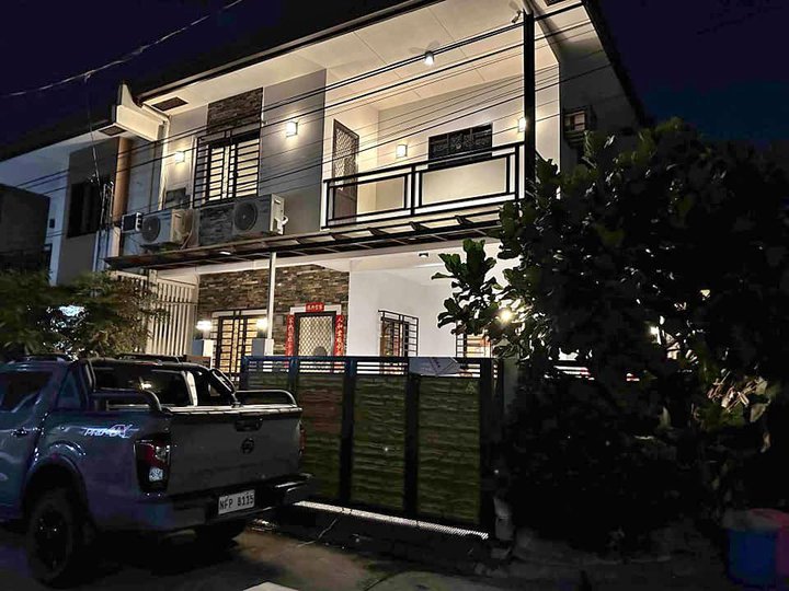 Corner lot Townhouse for Sale in Multinational Village Moonwalk Paranaque City