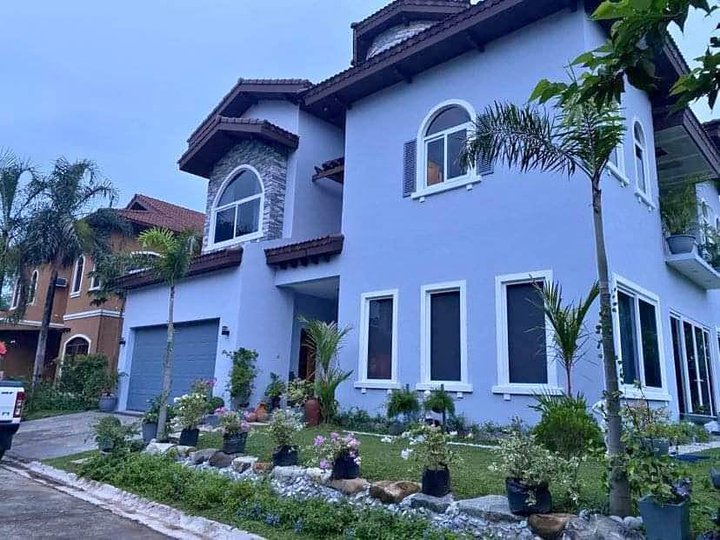 Corner lot House for Sale in Portofino Heights Daang-Hari Las Pinas City