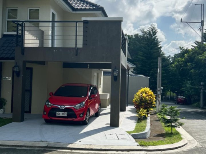 Corner lot House for Sale in Greenwoods Exec Village Dasmarinas Cavite