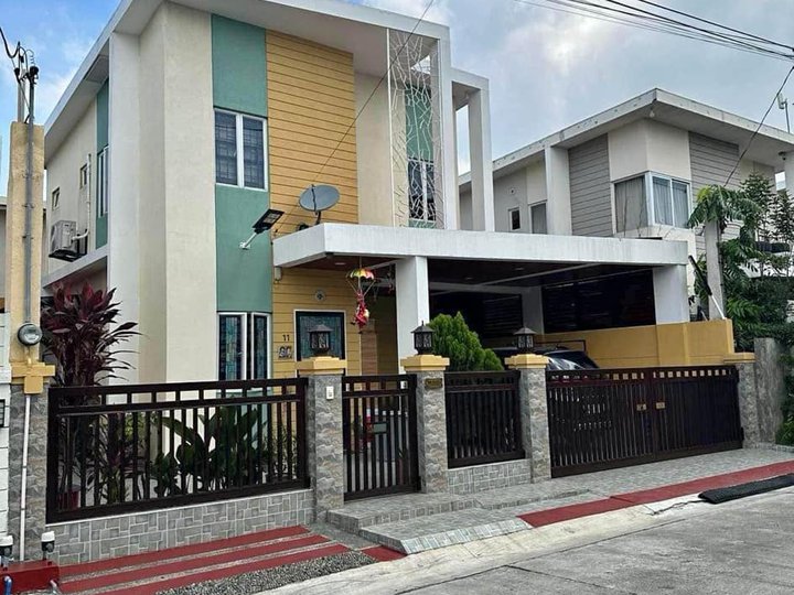 House for Sale in Soluna Exec Village Molino Blvd Bacoor Cavite