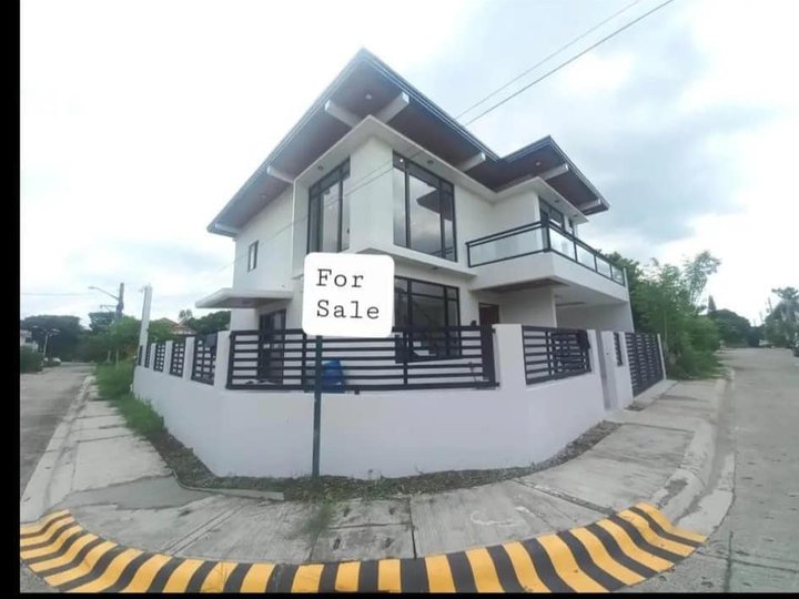 Brand new House for Sale in La Residencia Sta Rosa Laguna