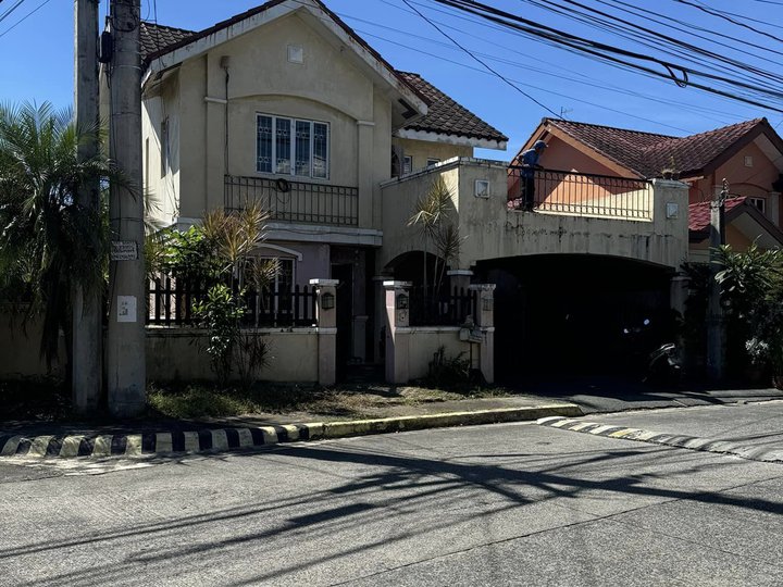 Corner lot House for Sale in Citta Italia Buhay na Tubig Imus Cavite