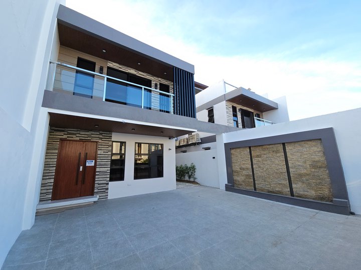 Brand new House for Sale in BF Resort Village Las Pinas City