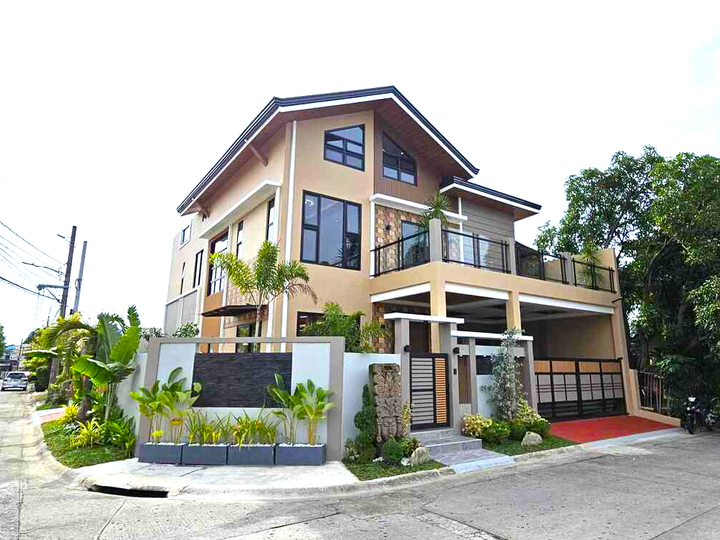 Brand new Corner lot House with own Pool for Sale in BF Resort Village Las Pinas City