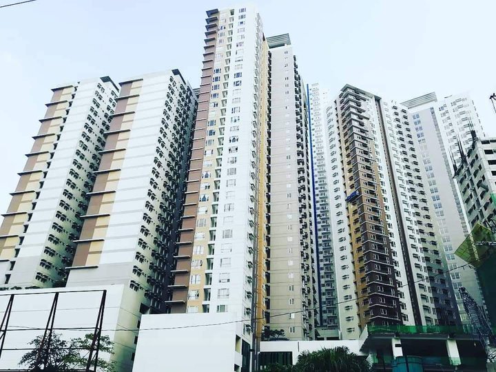 RFO -40sqm CONDO Unit near Megamall! 25k MONTHLY - 5% DP to moved-in!