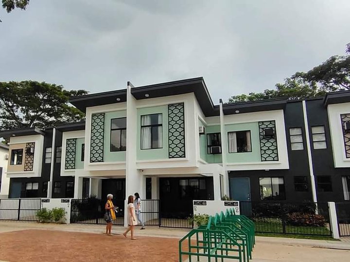 Townhouse Complete with 2 BR Gentri Cavite