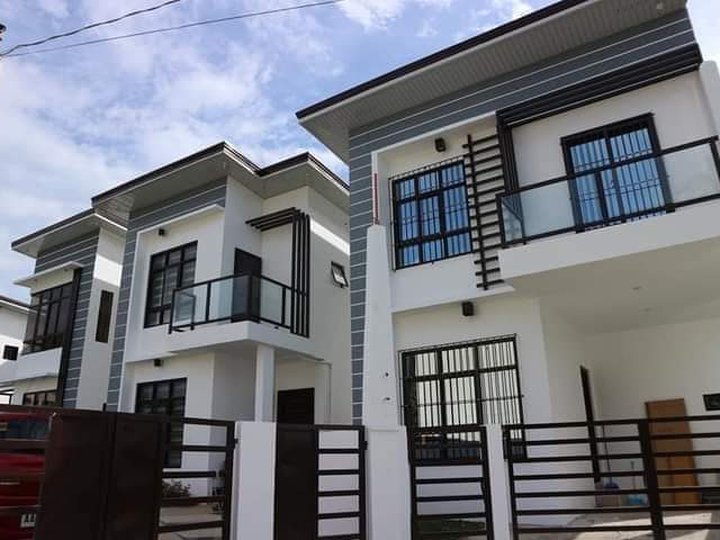 Modern & Elegant 5 Bedroom House For Sale in Batangas