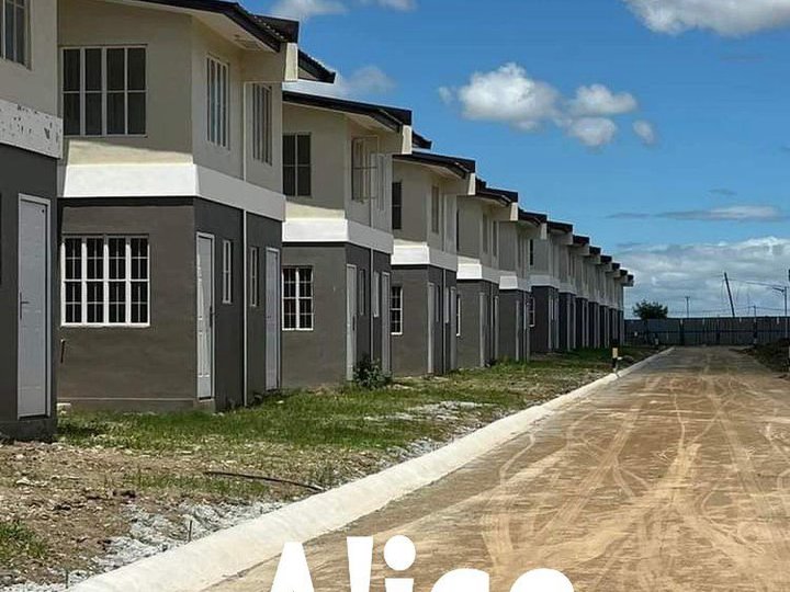 3-Bedroom Townhouse Pre-selling Units For Sale in General Trias Cavite