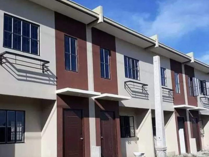 Angelique TH Affordable 2-bedroom For Sale in Maliwalo Tarlac