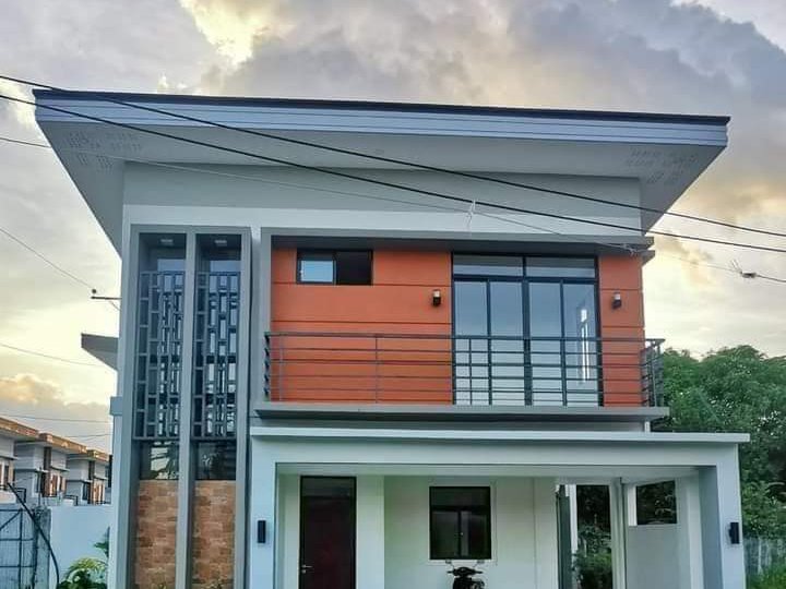 4 -bedroom Single Detached House For Sale in Talisay Cebu LP LP