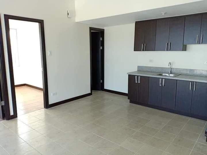 RUSH MOVE IN 2BR CONDO ALONG EDSA BONI near Greenbelt/NAIA